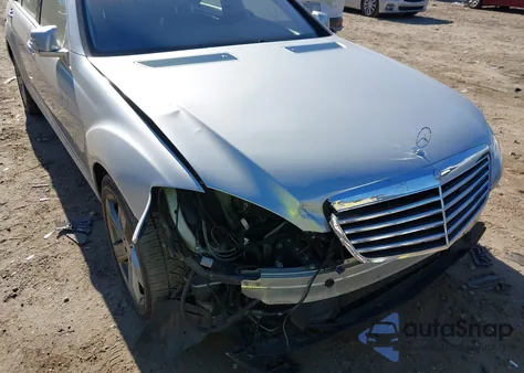 2011 Mercedes-Benz S 550 из США, поврежденный, VIN WDDNG7BB3BA370550